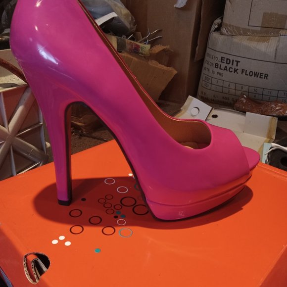 High Heels - Picture 3 of 3